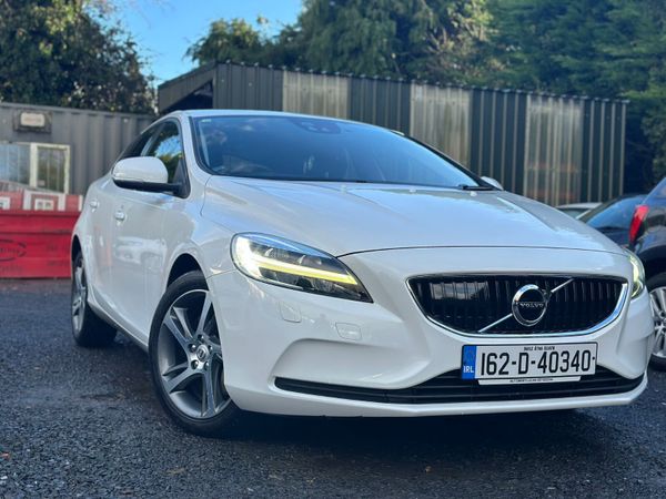 Volvo V40 Hatchback, Petrol, 2016, White