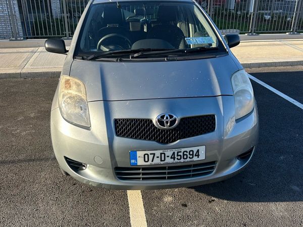 Toyota Yaris Hatchback, Petrol, 2007, Silver
