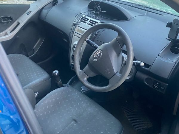Toyota Yaris Hatchback, Petrol, 2008, Blue