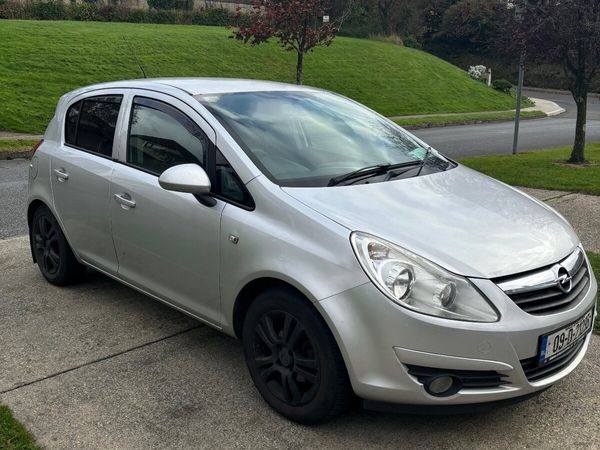 Opel Corsa Hatchback, Petrol, 2009, Silver