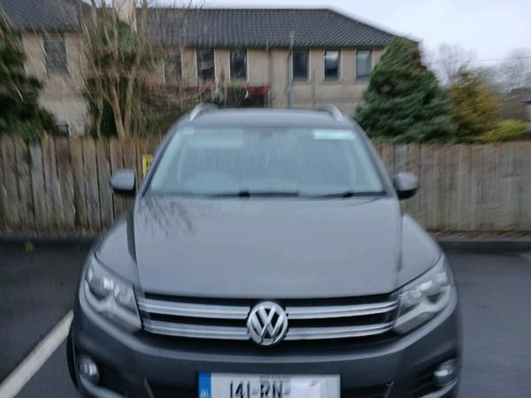 Volkswagen Tiguan SUV, Diesel, 2014, Grey