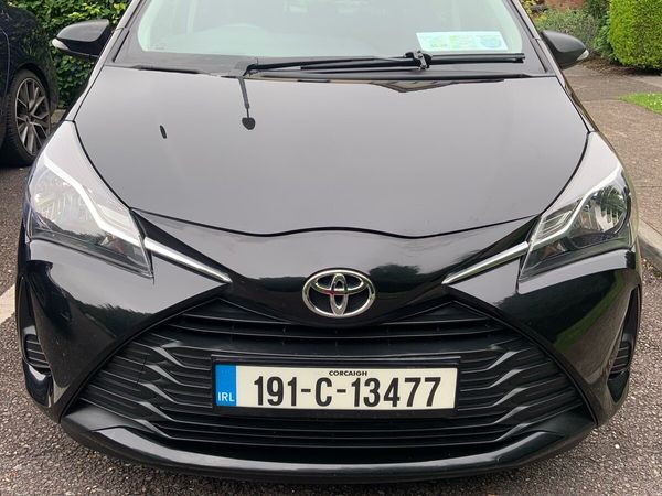 Toyota Yaris Hatchback, Petrol, 2019, Black