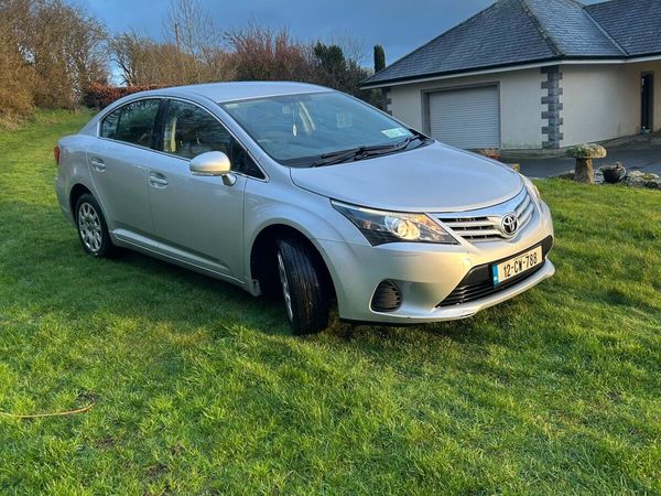 Toyota Avensis Saloon, Diesel, 2012, Silver
