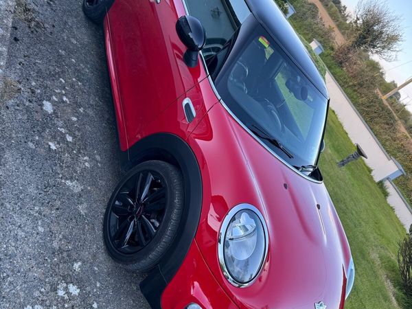 Mini Cooper Hatchback, Diesel, 2015, Red