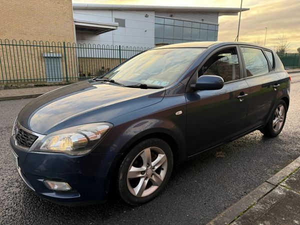 Kia Ceed Hatchback, Diesel, 2012, Blue