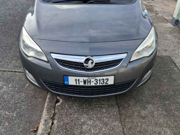 Vauxhall Astra Hatchback, Petrol, 2011, Grey