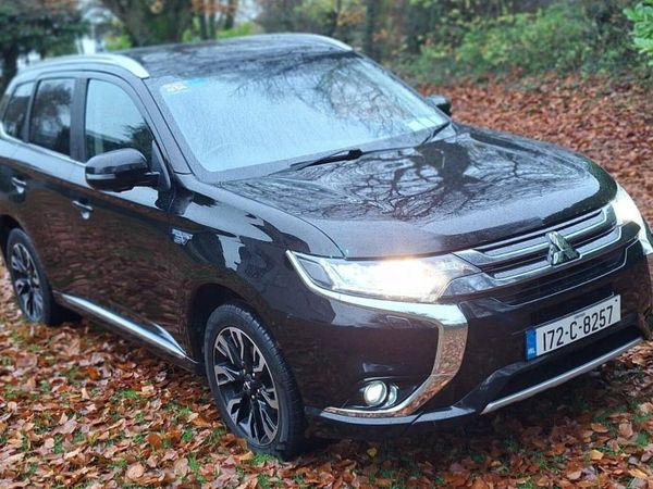 Mitsubishi Outlander SUV, Petrol Plug-in Hybrid, 2017, Black