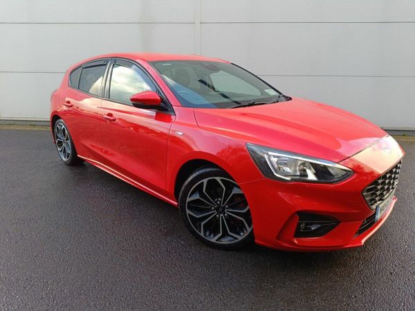 Ford Focus Hatchback, Diesel, 2019, Red