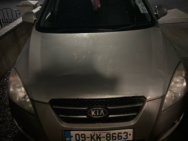 Kia Ceed Hatchback, Diesel, 2009, Silver