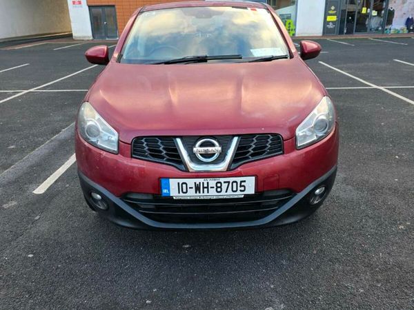 Nissan Qashqai SUV, Diesel, 2010, Red