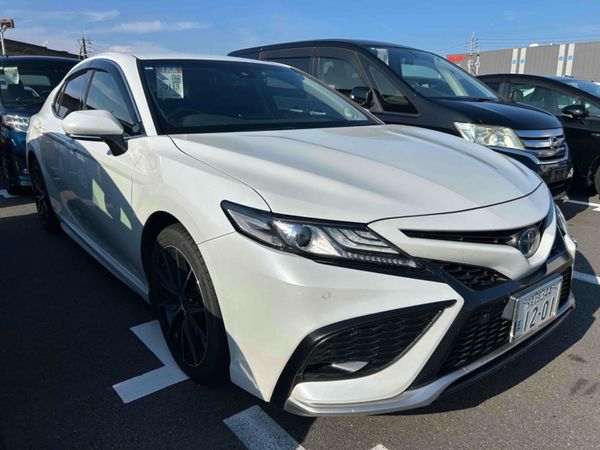 Toyota Camry Saloon, Petrol Hybrid, 2022, White