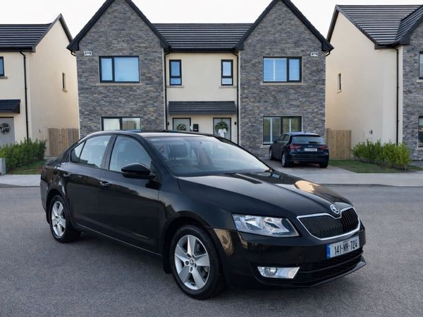 Skoda Octavia Saloon, Diesel, 2014, Black