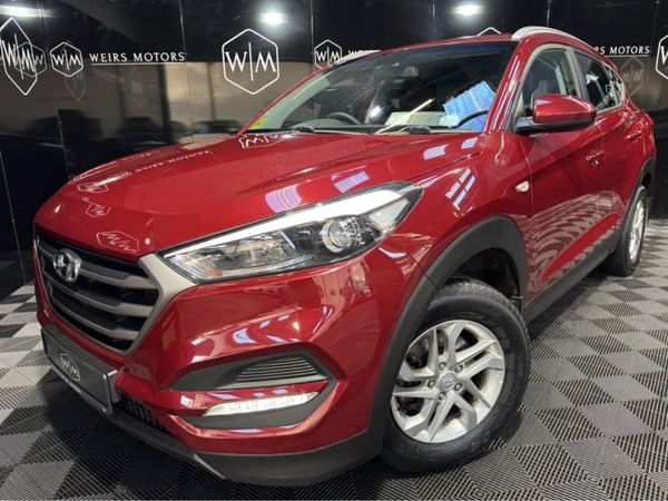 Hyundai Tucson MPV, Petrol, 2016, Red