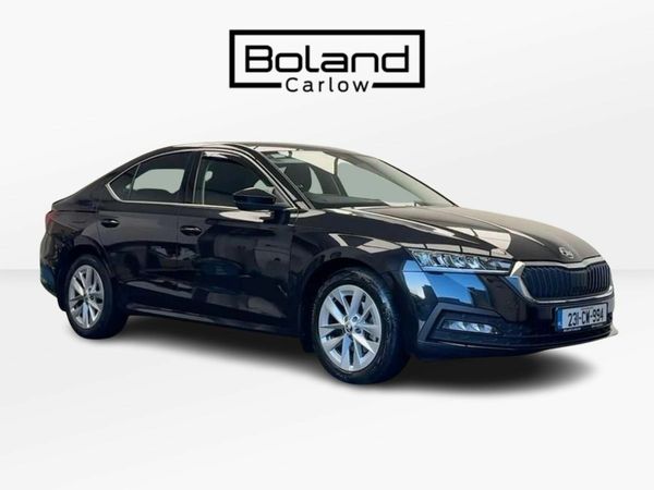 Skoda Octavia Saloon, Diesel, 2023, Black