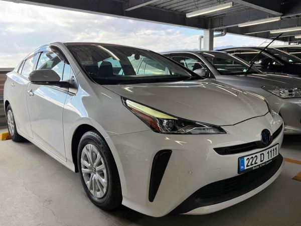 Toyota Prius Hatchback, Petrol, 2022, White