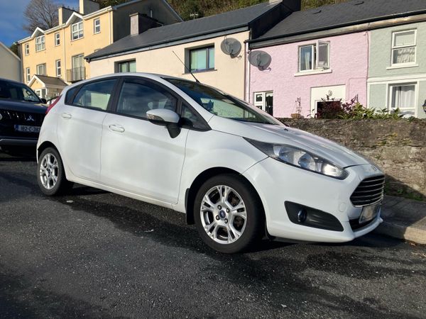 Ford Fiesta Hatchback, Diesel, 2014, White