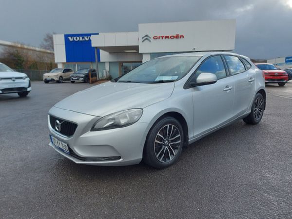 Volvo V40 Hatchback, Diesel, 2017, Grey