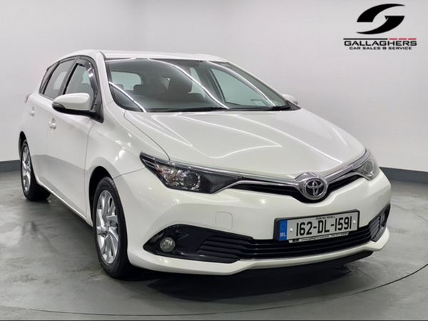Toyota Auris Hatchback, Diesel, 2016, White