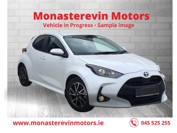 Toyota Yaris Hatchback, Petrol Hybrid, 2025, White