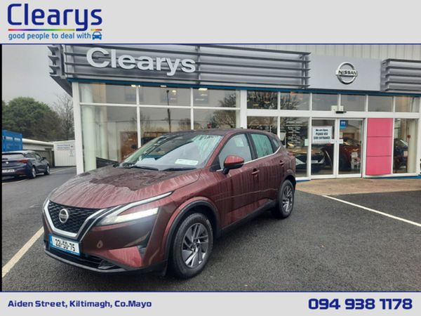 Nissan Qashqai MPV, Petrol, 2022, Red