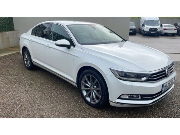 Volkswagen Passat Saloon, Diesel, 2018, White