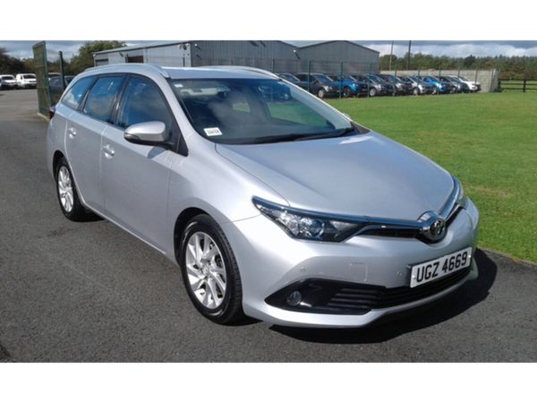 Toyota Auris Estate, Diesel, 2017, Silver