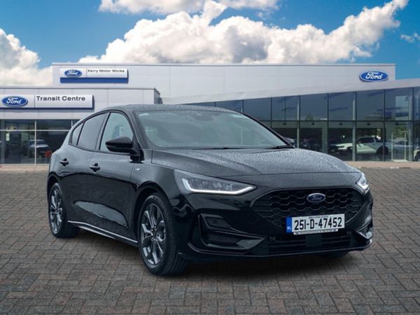Ford Focus Hatchback, Petrol Hybrid, 2025, Black