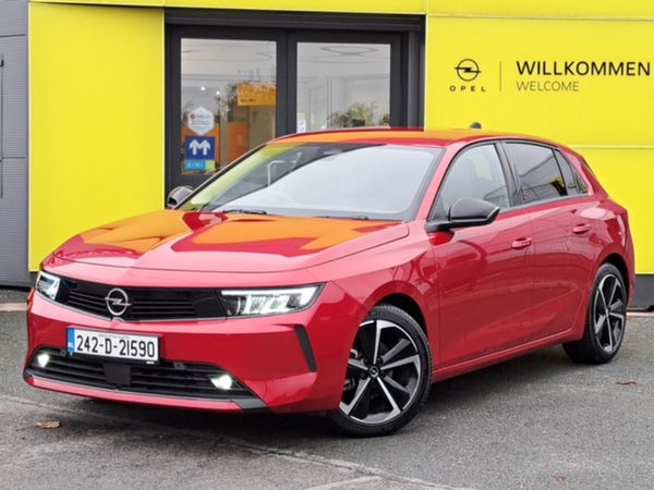 Opel Astra Hatchback, Petrol, 2024, Red