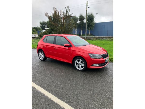 Skoda Fabia Hatchback, Petrol, 2016, Red