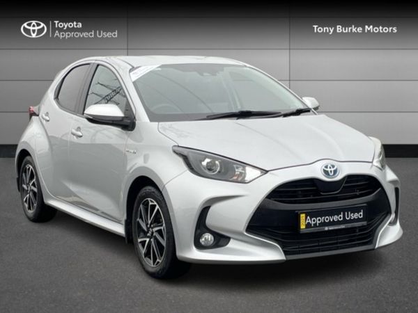 Toyota Yaris Hatchback, Petrol Hybrid, 2021, Silver