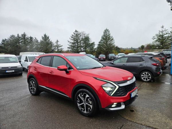 Kia Sportage MPV, Petrol Hybrid, 2023, Red