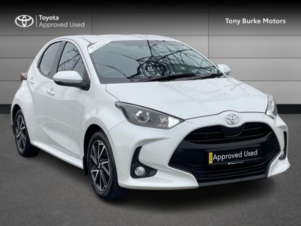 Toyota Yaris Hatchback, Petrol, 2022, White