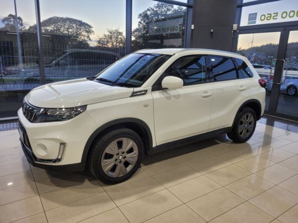 Suzuki Vitara Estate, Petrol, 2021, White