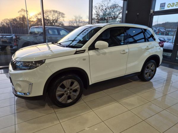 Suzuki Vitara Estate, Petrol Hybrid, 2022, White