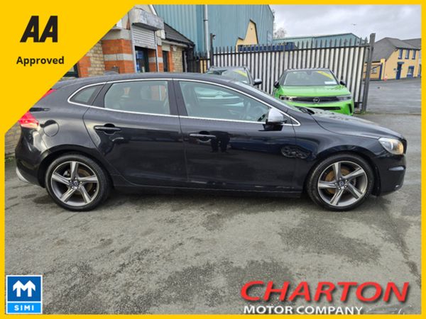 Volvo V40 Hatchback, Diesel, 2014, Black