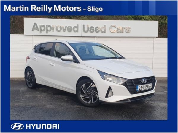 Hyundai i20 Hatchback, Petrol, 2023, White