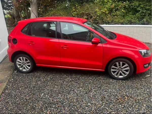 Volkswagen Polo Hatchback, Petrol, 2013, Red
