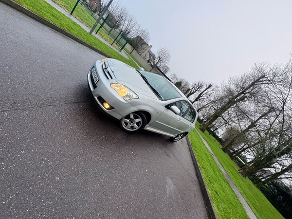 Toyota Corolla Hatchback, Diesel, 2006, Silver