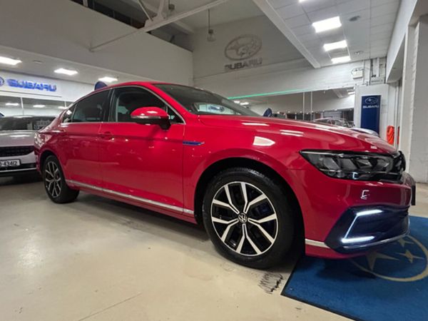 Volkswagen Passat Saloon, Petrol Plug-in Hybrid, 2022, Red