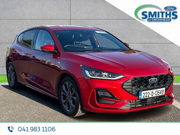 Ford Focus Hatchback, Petrol, 2022, Red