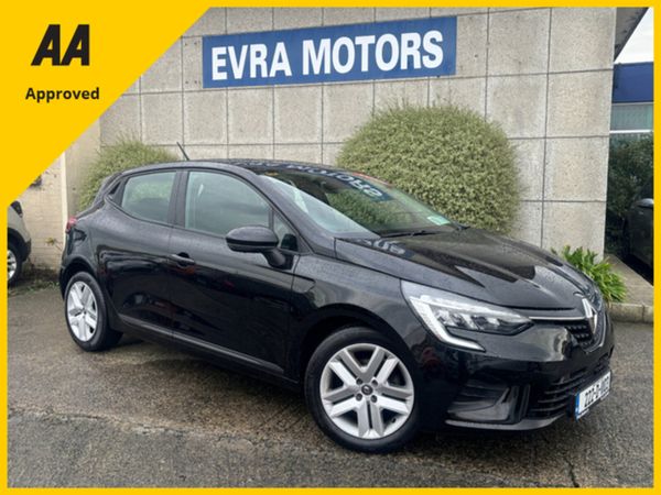 Renault Clio Hatchback, Petrol, 2022, Black