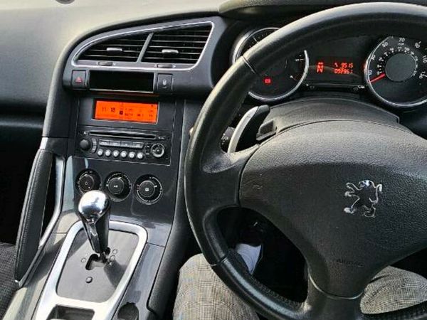 Peugeot 3008 MPV, Diesel, 2011, Silver