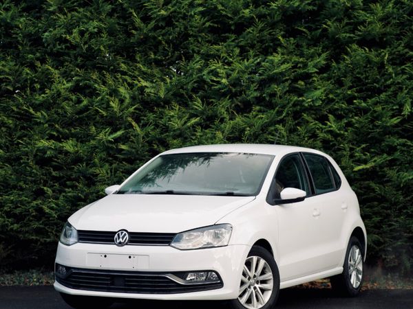 Volkswagen Polo Hatchback, Petrol, 2016, White