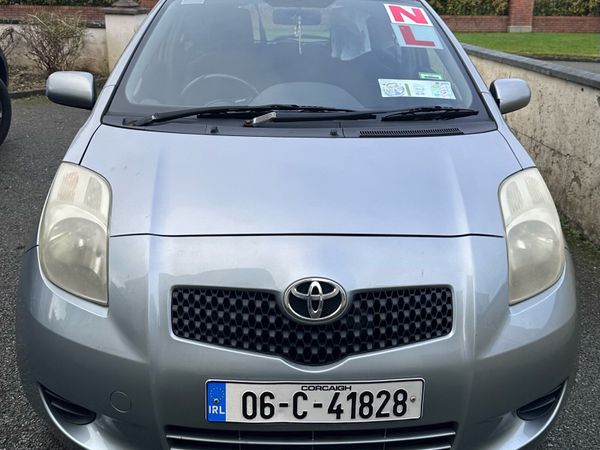 Toyota Yaris Hatchback, Petrol, 2006, Silver