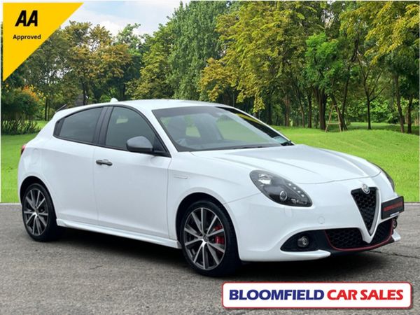 Alfa Romeo Giulietta Hatchback, Petrol, 2017, White