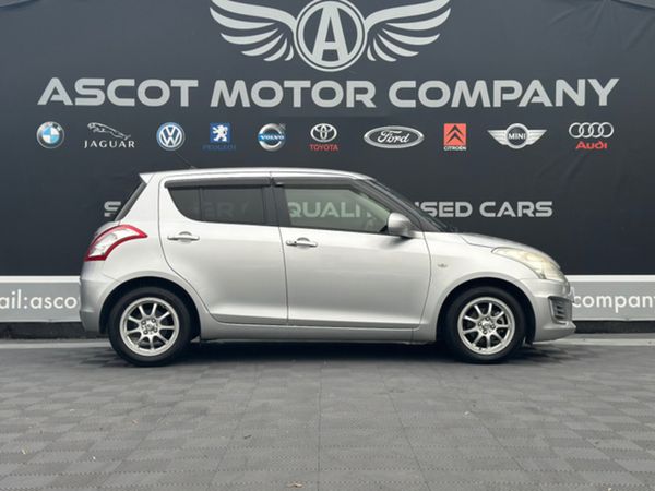 Suzuki Swift Hatchback, Petrol, 2015, Silver