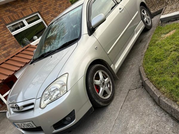 Toyota Corolla Hatchback, Petrol, 2005, Silver