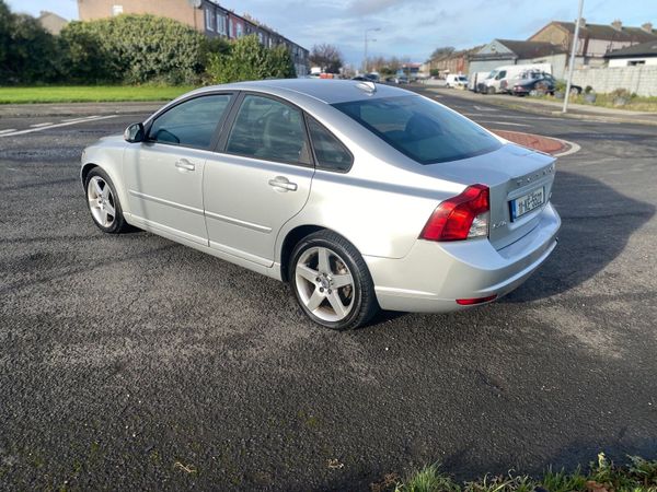 Volvo S40 Saloon, Diesel, 2011, Silver