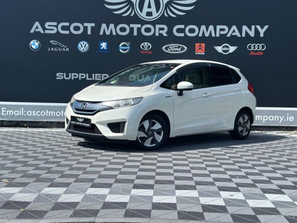 Honda Fit Hatchback, Petrol Hybrid, 2014, White