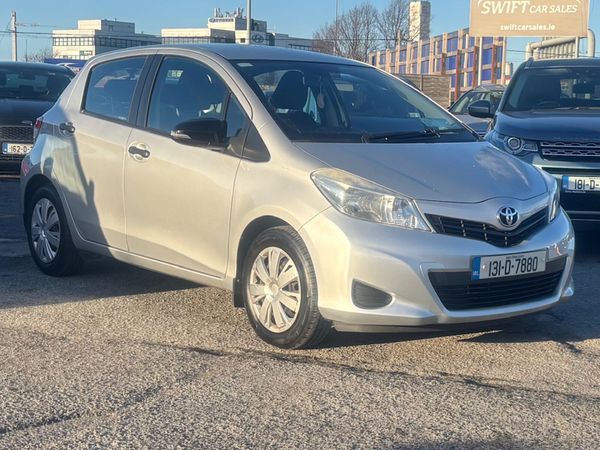 Toyota Yaris Hatchback, Petrol, 2013, Silver